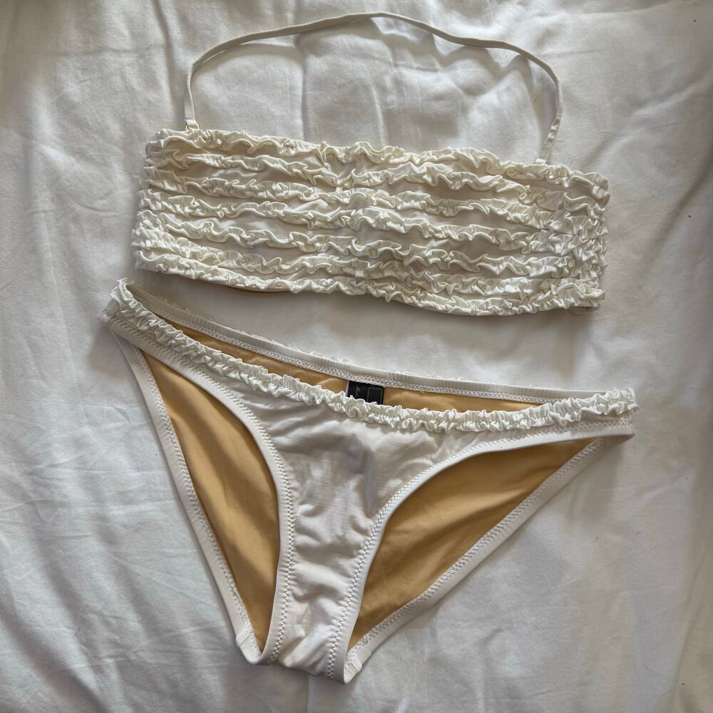 BCBG MAXAZRIA White Ruffle Bandeau Swim Top Size Small casual comfort summer